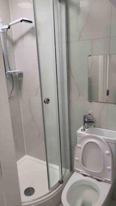 Catherine 5 Bedroom House Crewe Buitenkant foto